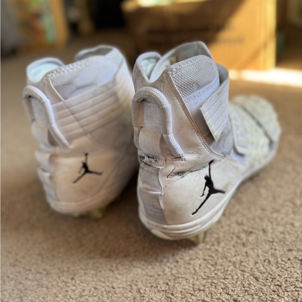 Nike Jordan Football Cleats - Picture 2 of 5